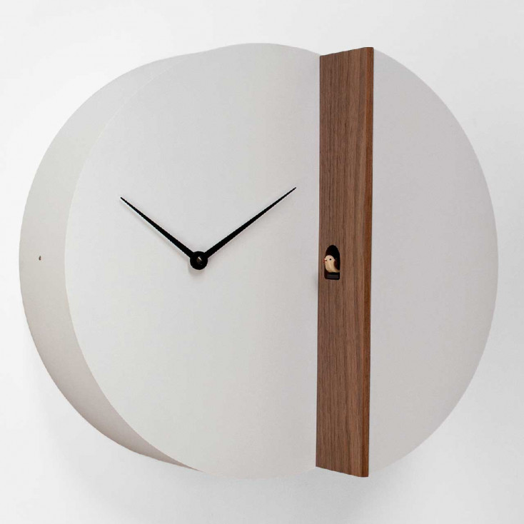 Orologio da parete con meccanismo a cucù dal design moderno ed elegante