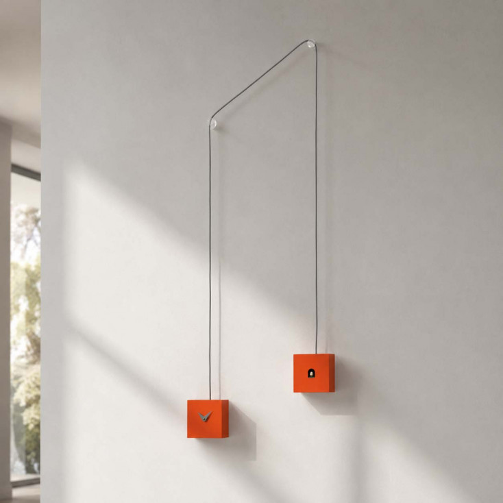 Orologio da parete di design a pendolo con cucù "Tutu"