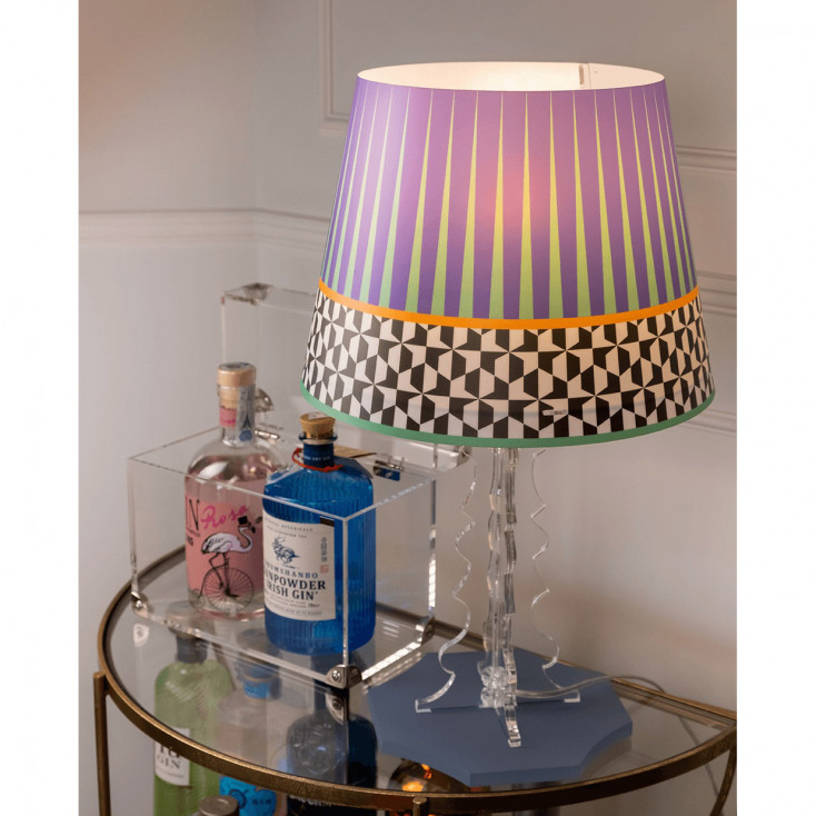 Lampada da tavolo in plexiglass con lampadina a LED di design Ethnic