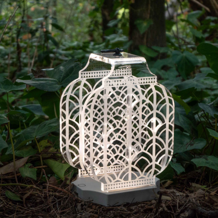 Lampada da tavolo piccola ricaricabile a LED in plexiglass dal design moderno