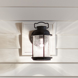  Kichler - Ashland Bay - Lanterna da parete a 1 luce struttura piccola in acciaio e diffusore in vetro - Colore: Ruggine - 1 Lampadina E27 60W - IP44 - SKU: KL-ASHLANDBAY2-S 