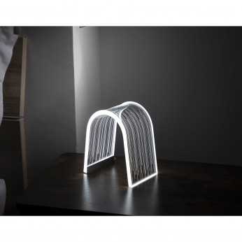 Vesta Lampada da comodino a Led dal design moderno versione Line Arc