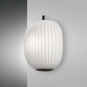 Fabas Luce Lampada da parete con diffusore in vetro soffiato dallo stile moderno Domizia