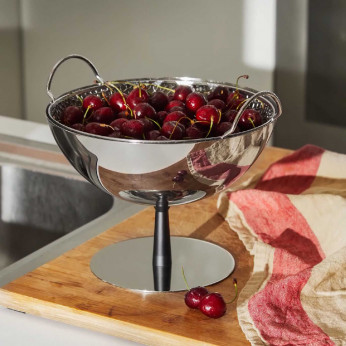 Alessi Fruttiera scolatoio in acciaio lucido dal design moderno ed elegante 