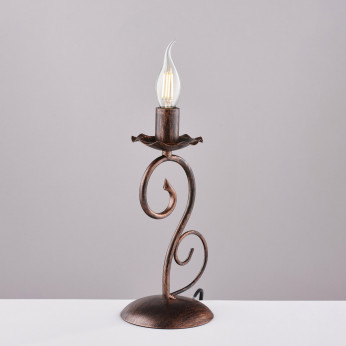 Be Light Abatjour da comodino con struttura in metallo dalle linee classiche Alma