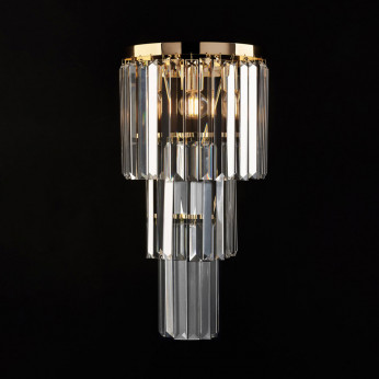 Bonetti Illumina Lampada da parete classica con struttura in metallo e paralume in vetro Schubert