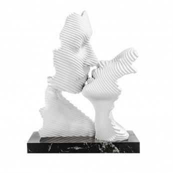 Bongelli Preziosi Scultura in marmorino grande con base marmo nero Bacio Stilizzato
