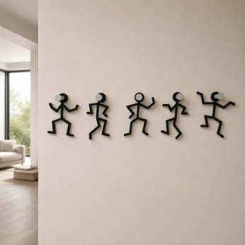 CalleaDesign Appendiabiti da parete in legno con omini danzanti e 5 ganci in alluminio Omini