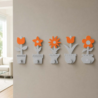 CalleaDesign Appendiabiti da parete in legno per cameretta con 5 vasetti con pintine e ganci Fiorello