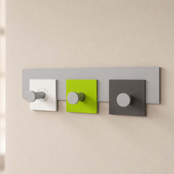 CalleaDesign Attaccapanni colorato da parete con sagoma in legno e 3 ganci in alluminio CoatRack