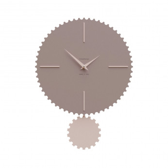 CalleaDesign Orologio da parete moderno con pendolo in legno sagomato e finiture eleganti Riz
