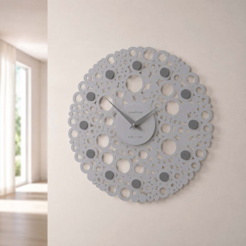 CalleaDesign Orologio da parete design moderno in legno con decoro a bolle Bollicine