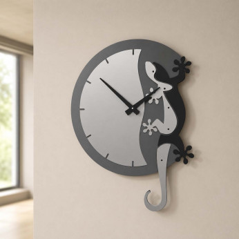CalleaDesign Orologio da parete in legno moderno con geco Geco Arrampicante