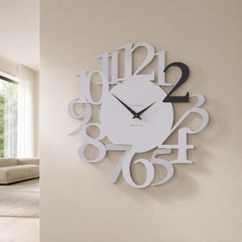 CalleaDesign Orologio da parete in legno con numeri dal design moderno Russell