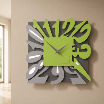 CalleaDesign Orologio da parete moderno in legno quadrato con numeri design particolare Dalilah