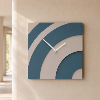CalleaDesign Orologio da parete quadrato in legno con design moderno e lancette in metallo Waves