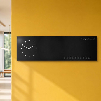 Design Object Orologio da parete orizzontale con lavagna magnetica e accessori "LOADING" 