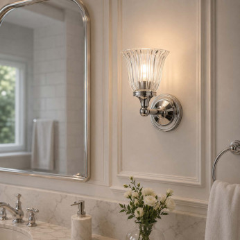 Elstead Lighting Applique da bagno con struttura in acciaio e diffusore in vetro Austen