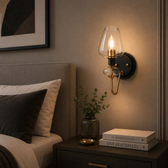 Elstead Lighting Applique da parete in acciaio con 1 diffusore in vetro dal design moderno Armand