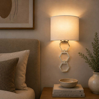 Elstead Lighting Applique grande con struttura in acciaio e diffusore in tessuto curvo Clark