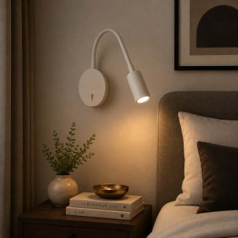 Fabas Luce Applique da comodino in alluminio con tubo flessibile dal design moderno Flux