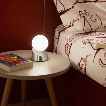 Fabas Luce Lampada da comodino LED moderna in metallo con diffusore in vetro Gravity