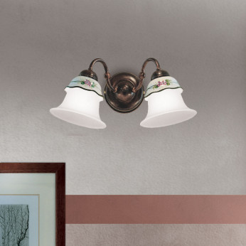 FerroLuce Applique rustica in metallo e ceramica decorata a mano con diffusori in vetro Ferrara