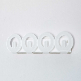 I Dettagli Portachiavi da parete in plexiglass dal design moderno ed elegante Loop
