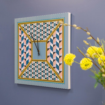 Vesta Orologio da parete di design in plexiglass con motivo geometrico Decor