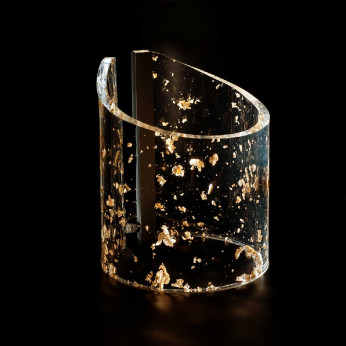 Vesta Lampada da tavolo a led struttura in plexiglas dal design moderno ed elegante Wave