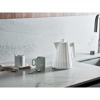Alessi - Plissè - Bollitore elettrico in resina termoplastica Spina europea 2400W - SKU: MDL06