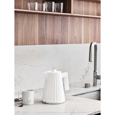 Alessi - Plissè - Bollitore elettrico piccolo in resina termoplastica Spina europea 2400W - SKU: MDL06/1