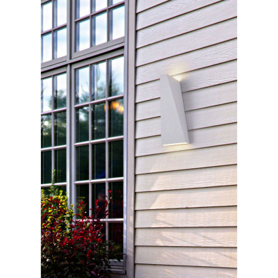 Maytoni - Times Square - Applique per esterni con struttura in metallo resistente e diffusore a LED - 1 Lampadina Led Integrato 6W - Lumen 100 - Gradi Kelvin 3000k Luce Calda - IP54 - SKU: O580WL-L6