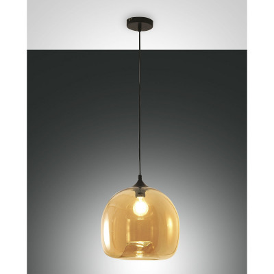 Fabas Luce Maia Lampada a sospensione con struttura in metallo e diffusore in vetro soffiato Colore: Ambra