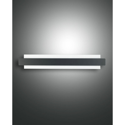 Fabas Luce - Regolo - Applique da parete a LED in metallo con diffusore in vetro dal design moderno - Colore: Nero - 1 Lampadina - Led Integrato - 21W - Lumen 2100 - Gradi Kelvin 3000k Luce Calda - IP20 - SKU: 3558-22-101