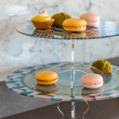  Vesta - Decor - Alzata per dolci grande dal design moderno in plexiglass decoro Modern - Colore: Multicolore - SKU: 04223D46 