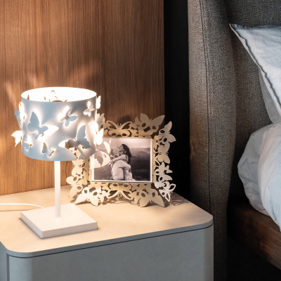  Arti e Mestieri - Farfallosa - Lampada da tavolo moderna con struttura e paralume in metallo - 1 Lampadina E27 60W - IP20 - SKU: 0LA3913 