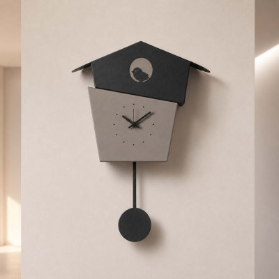Arti e Mestieri Picchiarello Orologio da parete con pendolo e sagoma di uccellino in metallo design moderno Colore: Nero/Fango