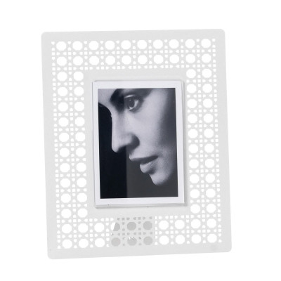 Arti e Mestieri - Vienna - Portafoto da tavolo con cornice in metallo dal design moderno - Colore: Bianco Marmo - Foto 9x12 - SKU: 0PF3954C158