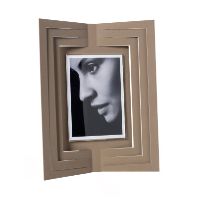 Arti e Mestieri - Vibra - Portafoto da tavolo con cornice in metallo moderna - Colore: Beige - Foto 13x17 - SKU: 0PF3934C116