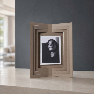 Arti e Mestieri Vibra Portafoto da tavolo con cornice in metallo moderna Foto 17x13 Colore: Beige
