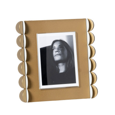 Arti e Mestieri - Volans - Portafoto da tavolo con cornice in metallo piccola dal design moderno - Colore: Oro - Foto 9x12 - SKU: 0PF3935C136