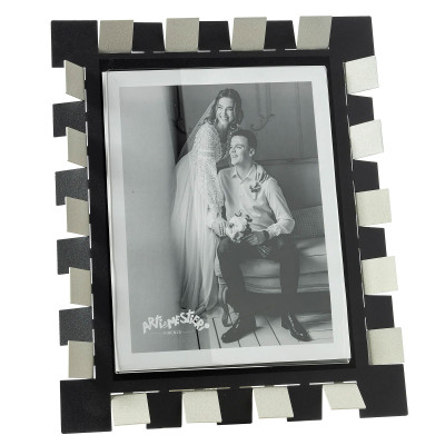 Arti e Mestieri - Vertigo - Portafoto da tavolo maxi in metallo dal design particolare - Colore: Avorio/Nero - Foto 20x25 - SKU: 0PF5027C252