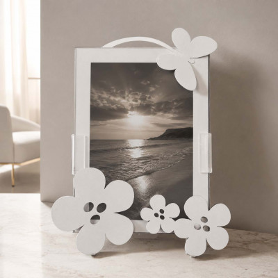 Arti e Mestieri Fiorellini Portafoto in metallo con fiorellini e farfalla Foto 15x20 Colore: Bianco