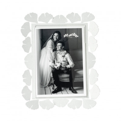 Arti e Mestieri - Ginkgo - Portafoto grande in metallo di design - Colore: Bianco Marmo - Foto 13x18 - SKU: 0PF5195C158
