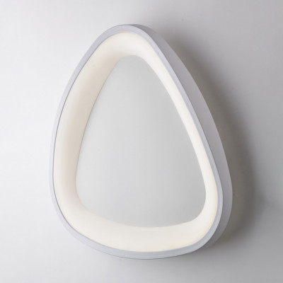 Be Light - Anna - Plafoniera triangolare moderna con struttura in alluminio e diffusore a LED - Colore: Bianco - 1 Lampadina Led Integrato 32W - Lumen 2900 - Gradi Kelvin 4000k Luce Naturale - IP20 - SKU: BL249-P50T