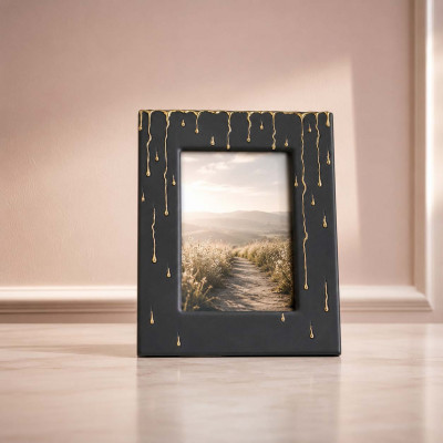 Bongelli Preziosi Rugiada Cornice portafoto in marmorino con decori a goccia design moderno ed elagante Foto 15x20 Colore: Nero/Oro