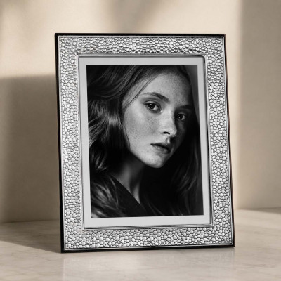 Bongelli Preziosi Portafoto da tavolo con cornice dal design moderno argentata Foto 18x24 Colore: Argento