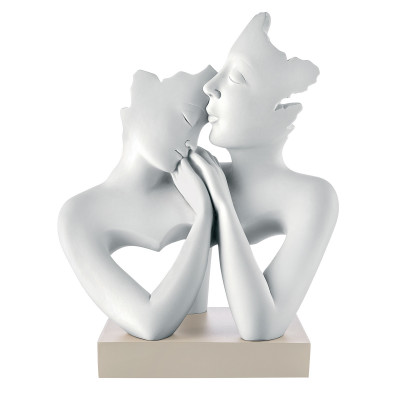 Bongelli Preziosi Scultura da tavolo grande in marmorino dal design moderno con coppia innamorati Colore: Nocciola