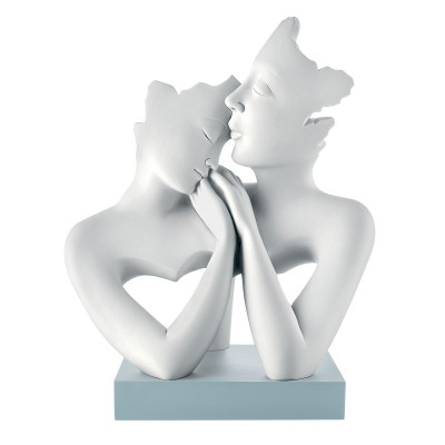 Bongelli Preziosi Scultura da tavolo piccola in marmorino dal design moderno con coppia innamorati Colore: Carta da Zucchero